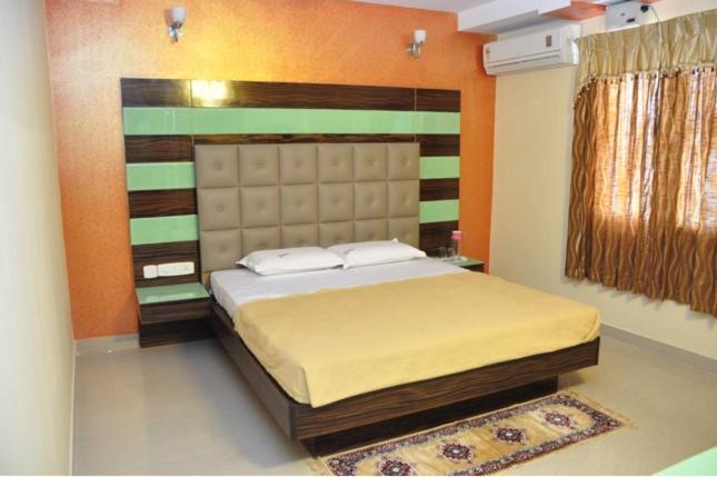 Hotel Seven Hills Inn Tirupati Bagian luar foto