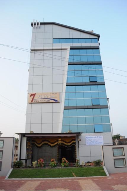 Hotel Seven Hills Inn Tirupati Bagian luar foto