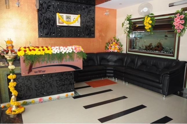 Hotel Seven Hills Inn Tirupati Bagian luar foto
